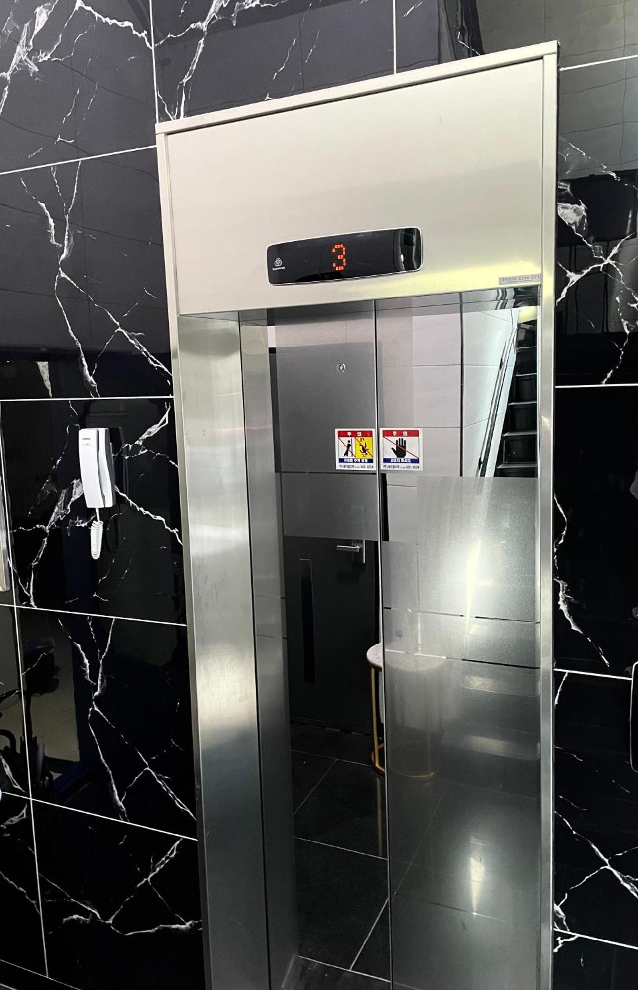 W Premium Guesthouse Incheon Airport Eksteriør bilde